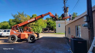 Commercial rooftop HVAC installation